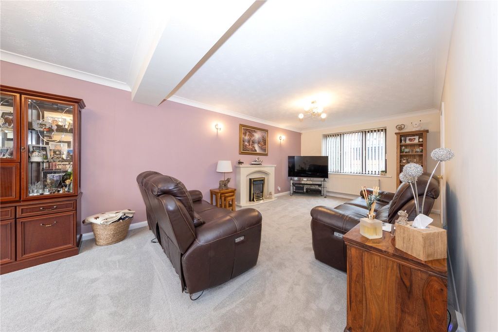 Property photo 3 of 37 Picture No. 22