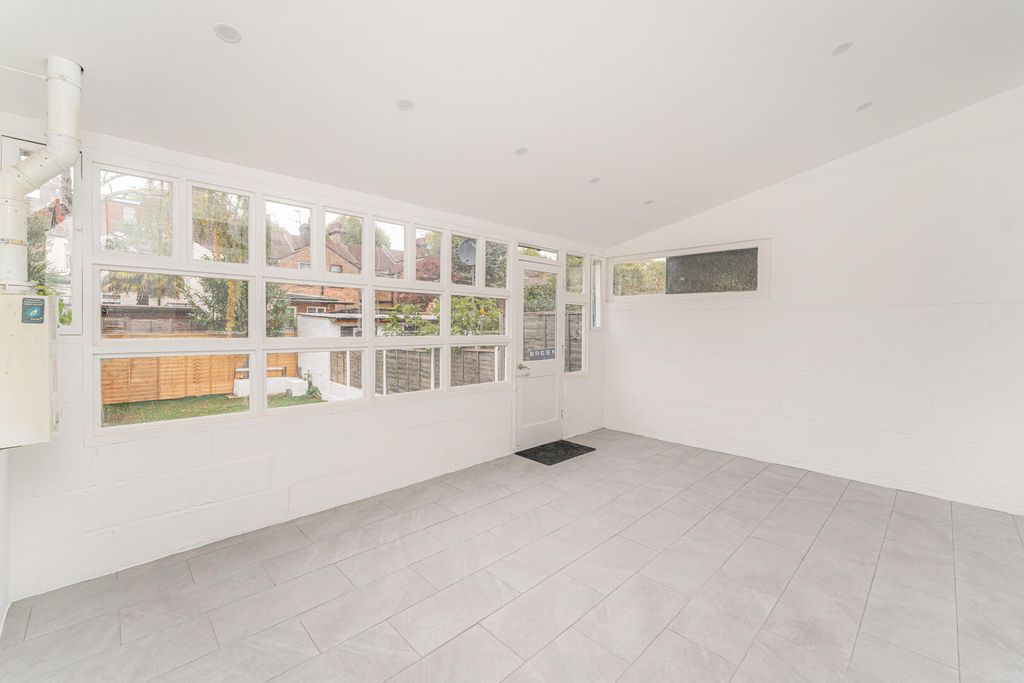 Property photo 3 of 24 Conservatory