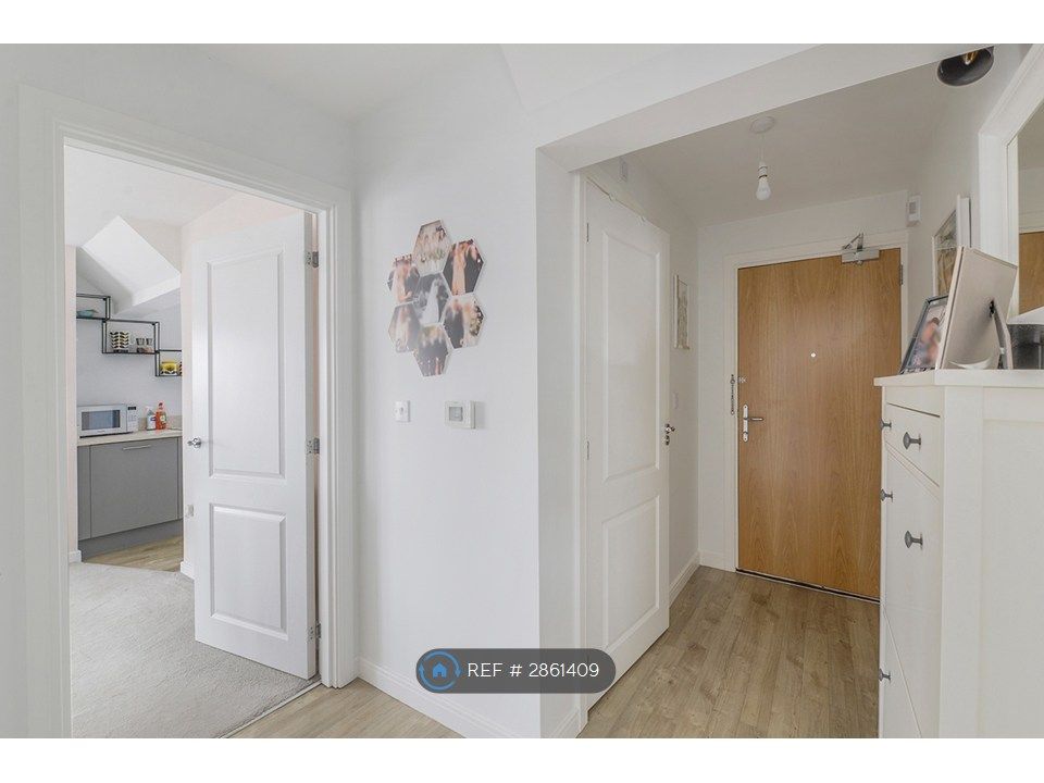 Property photo 3 of 12 Hallway