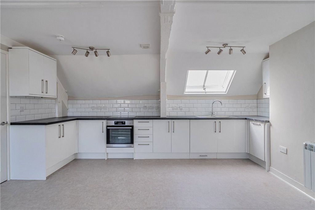 Property photo 2 of 14 Picture No. 35