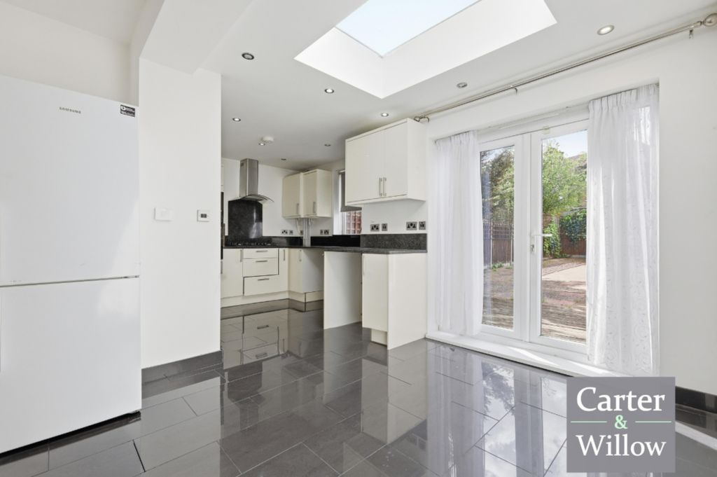 Property photo 3 of 20