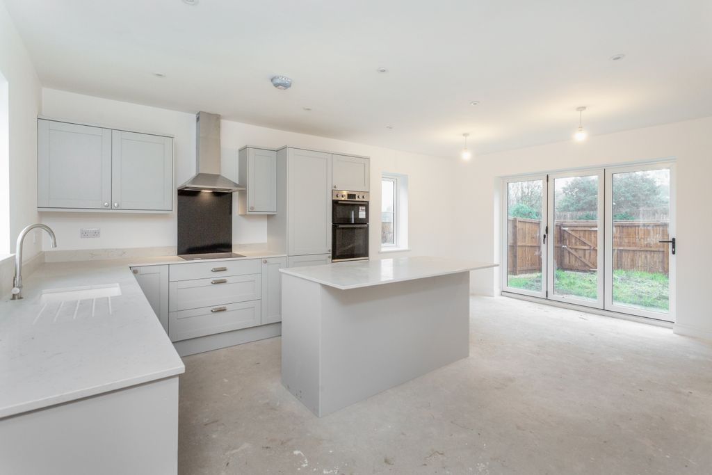Property photo 3 of 16 11Rockinghorsedrive29