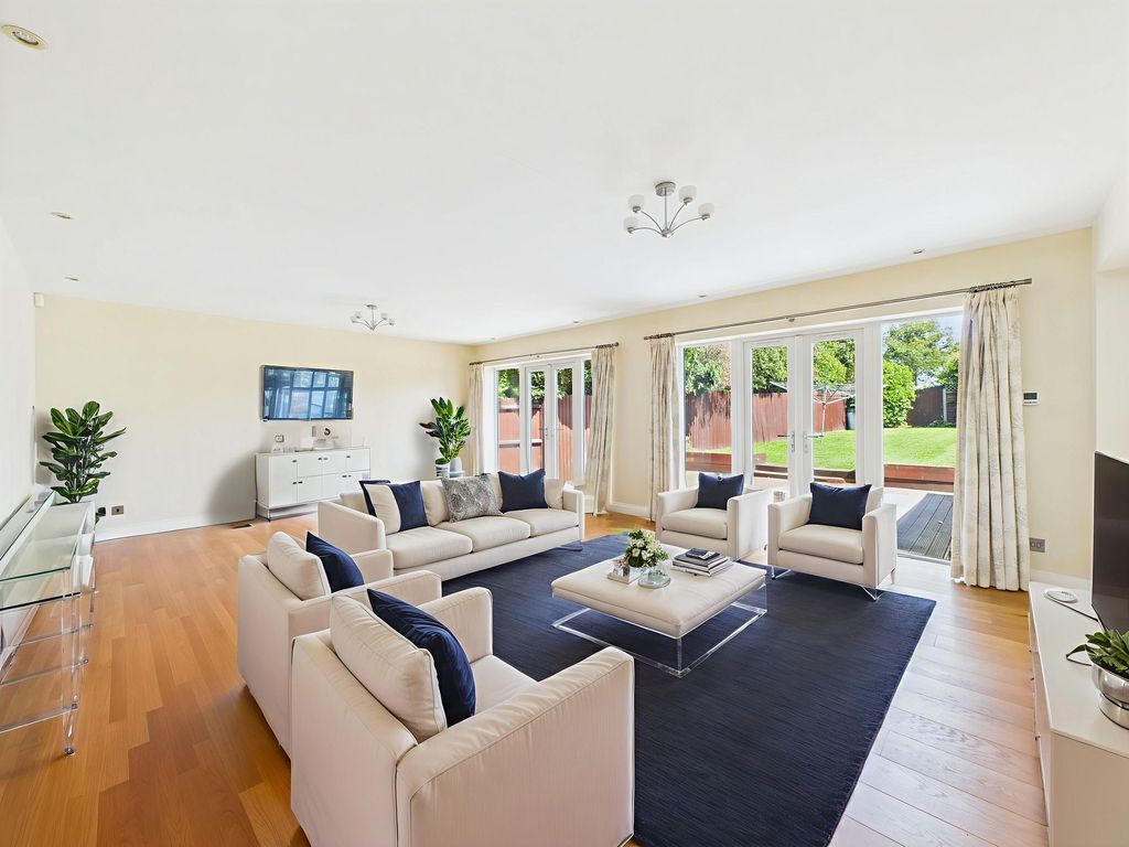 Property photo 2 of 26 Lounge (Virtually Furnished)