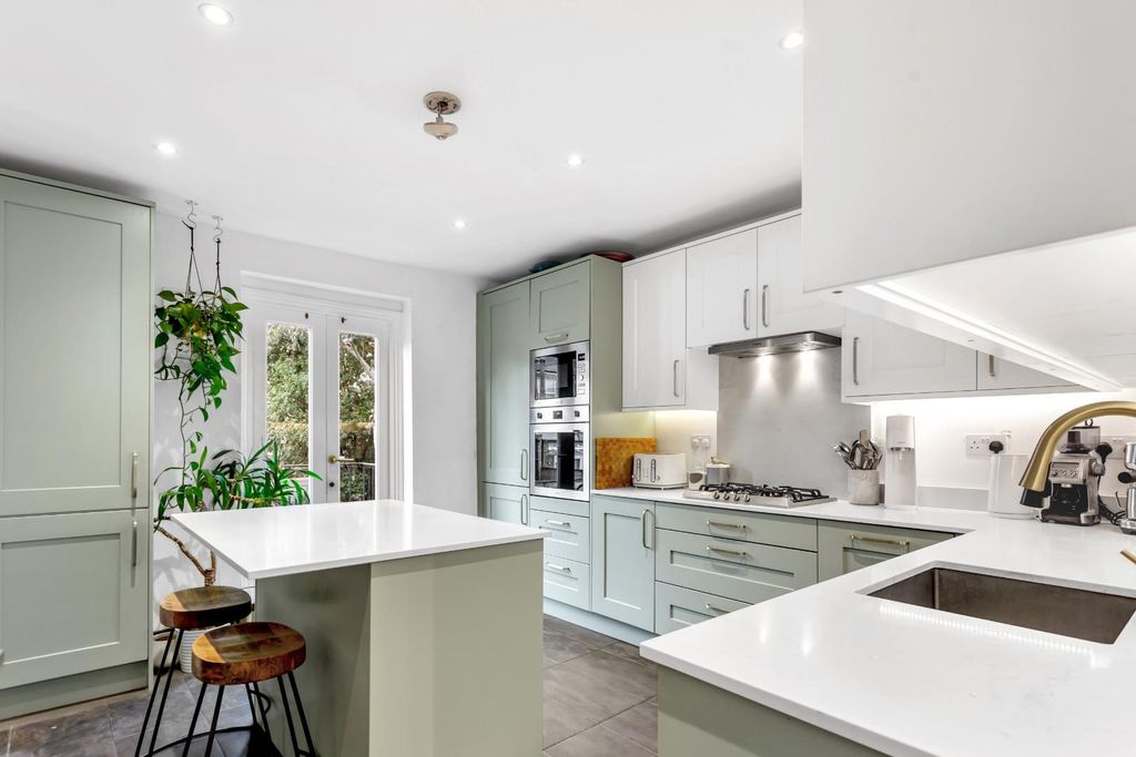 Property photo 1 of 22 Kitchen