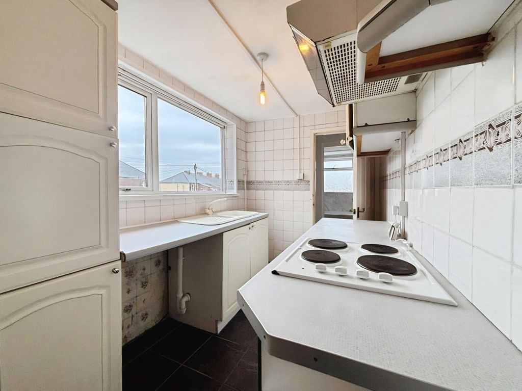 Property photo 3 of 12 5234982