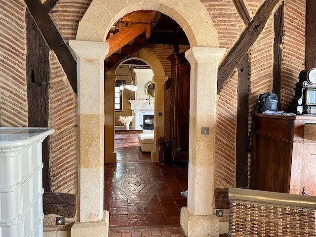 Property photo 3 of 33