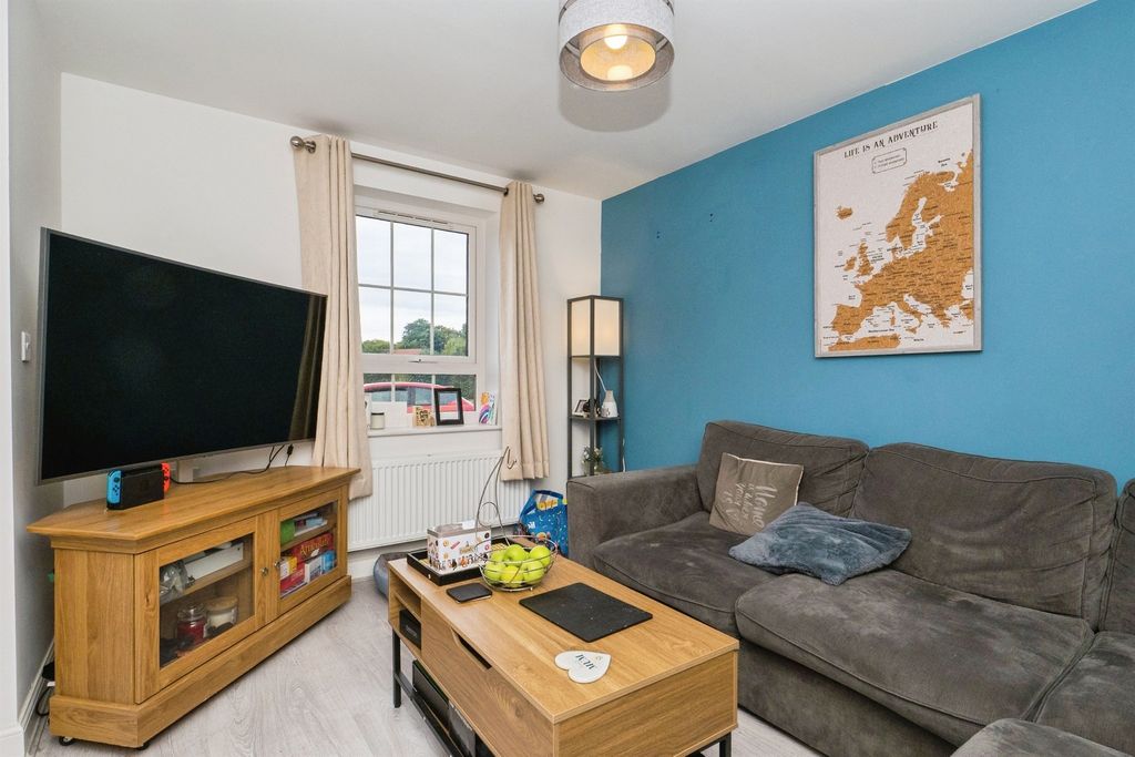 Property photo 2 of 11