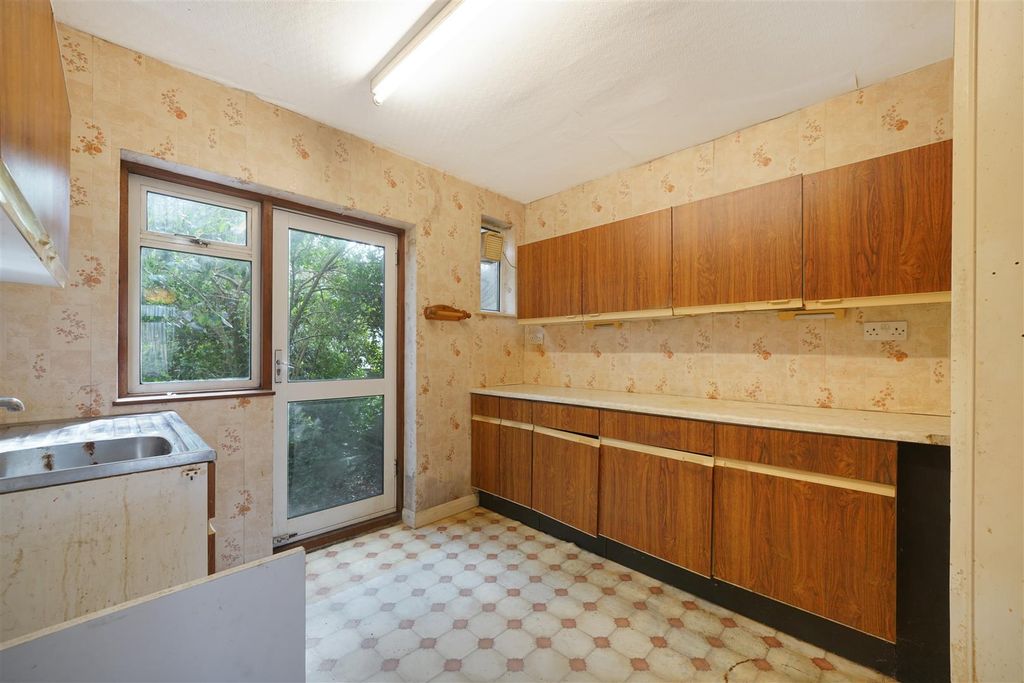 Property photo 2 of 9 56 Attewood Avenue - Nzd5uK0Cfhxxarepct5v.Jpg