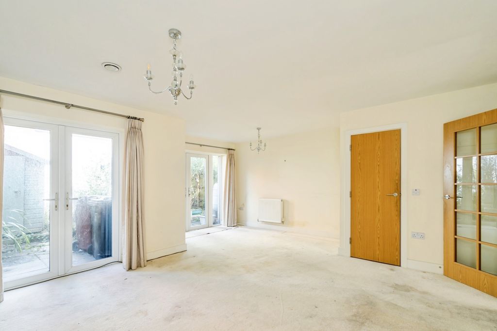 Property photo 2 of 16 Photo