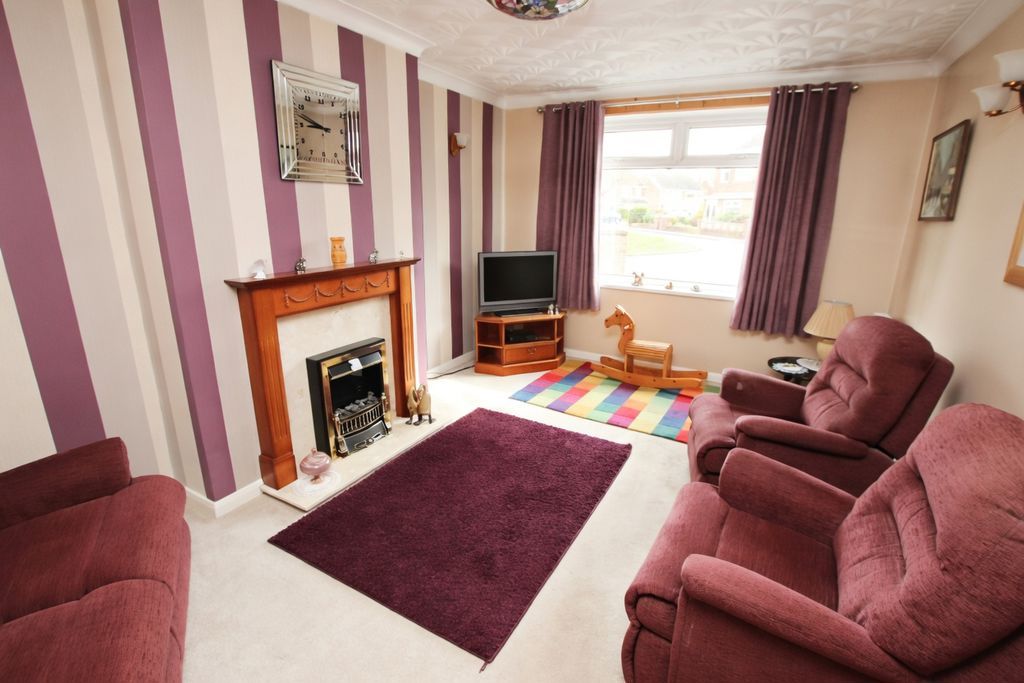 Property photo 2 of 14 Lounge