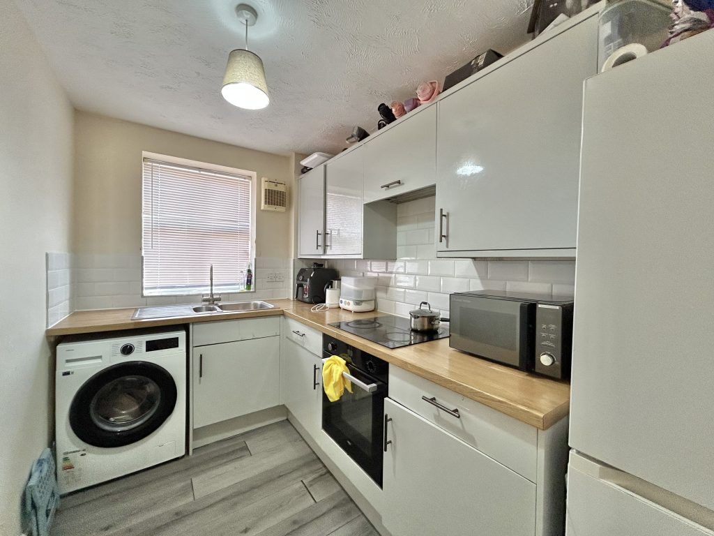 Property photo 2 of 8
