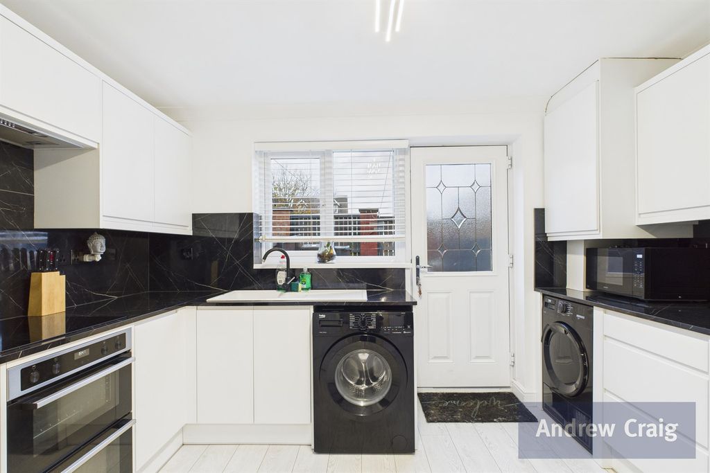 Property photo 3 of 15 Kitchen Breakfast Room