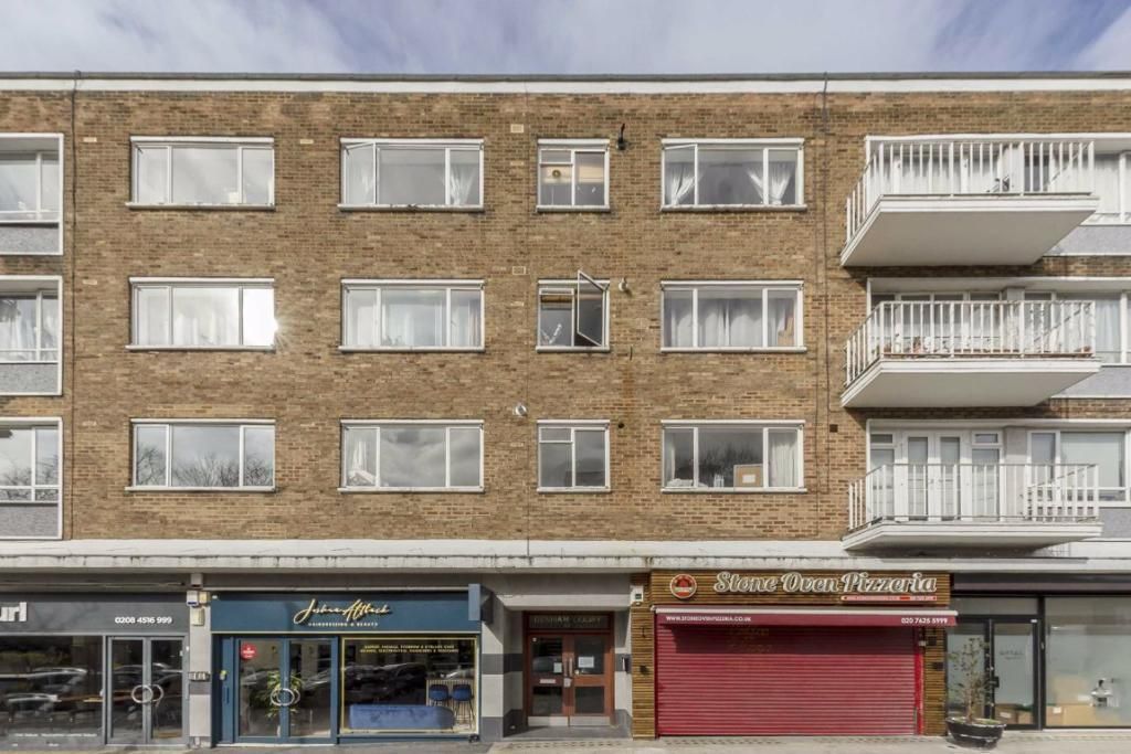 Property photo 1 of 10 Denham Court