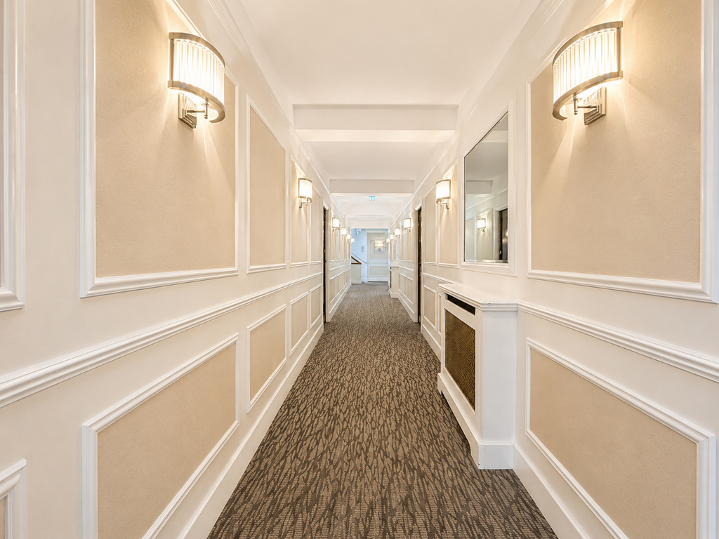 Property photo 2 of 14 Hallway