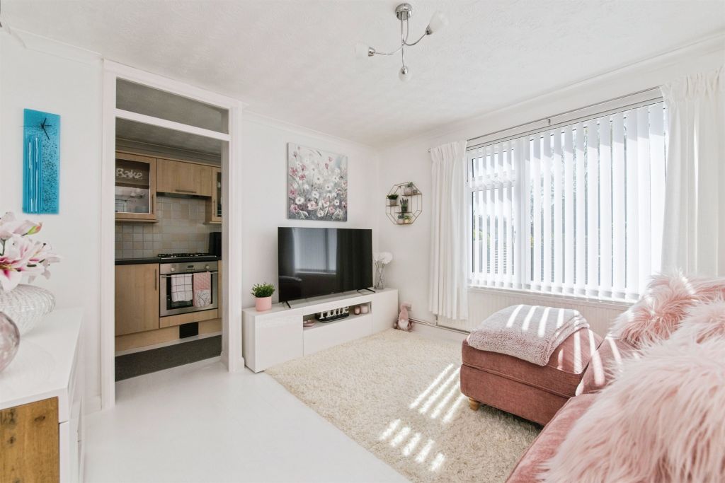 Property photo 2 of 8