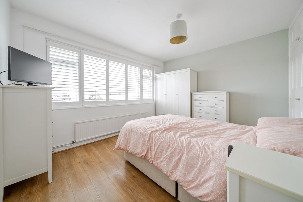 Property photo 3 of 19 1356661-1-68Ca9F0...