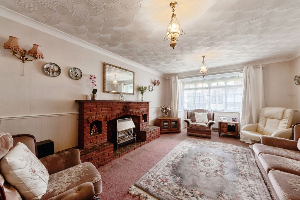 Property photo 2 of 18 Living Room