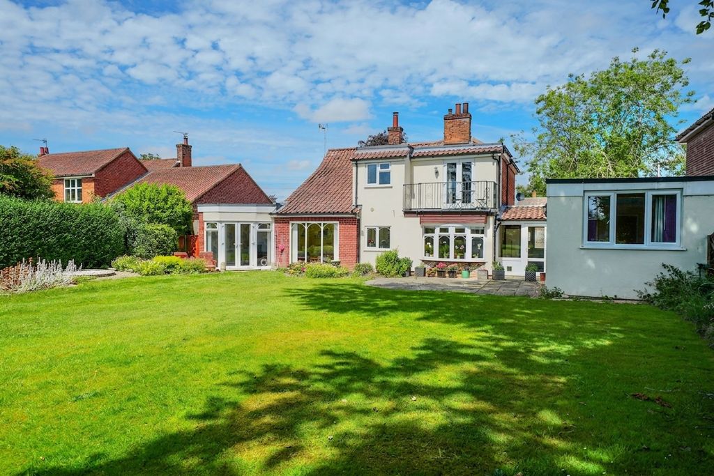 Property photo 2 of 49
