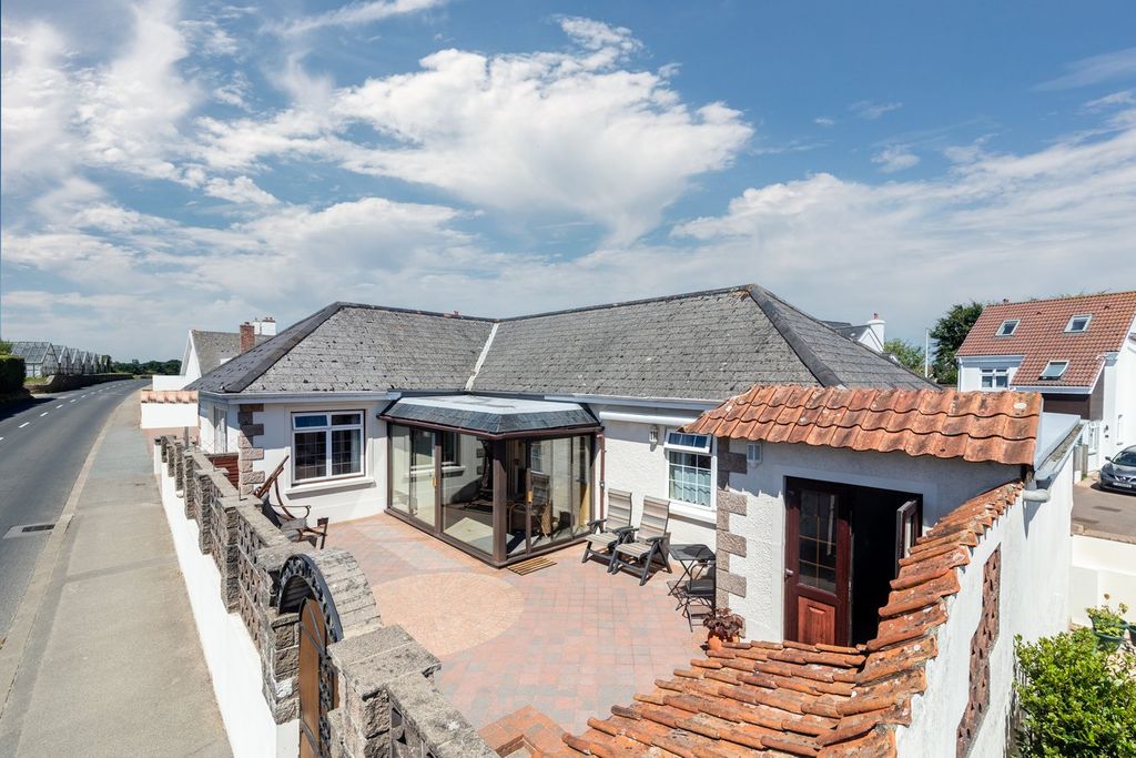 Property photo 1 of 34