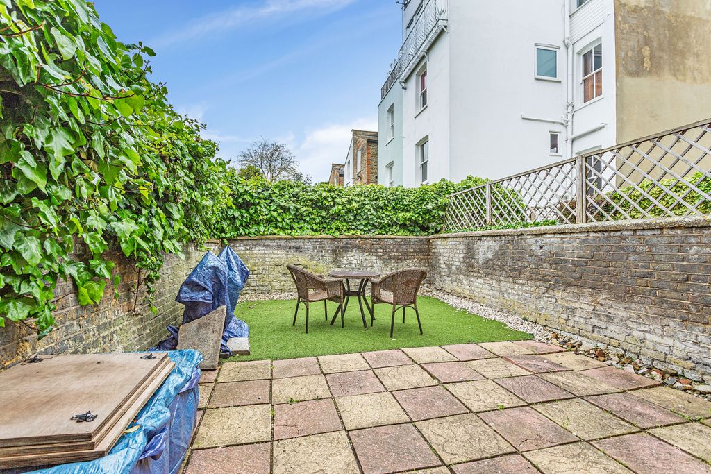 Property photo 2 of 11 Photo