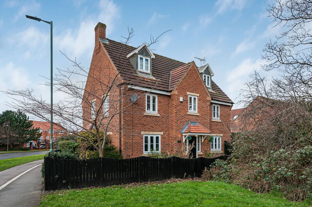 Property photo 1 of 28