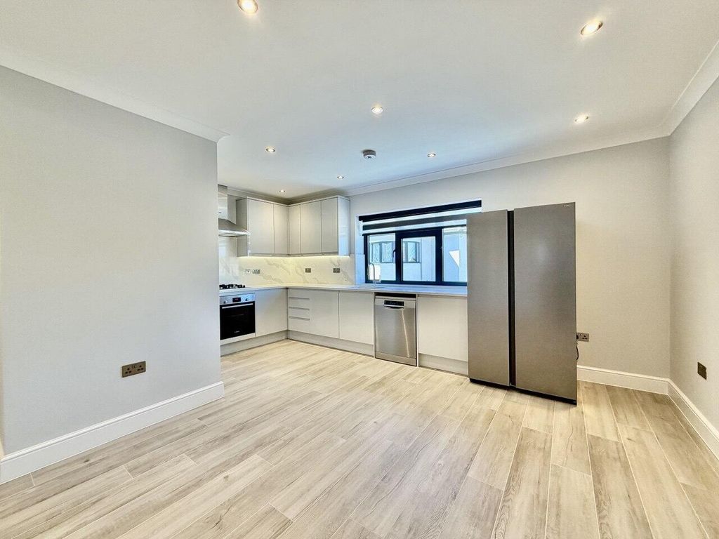 Property photo 2 of 15 Kitchen