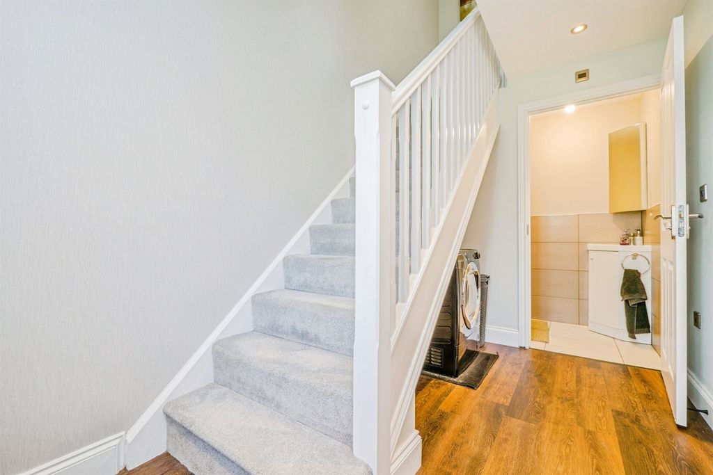 Property photo 2 of 30