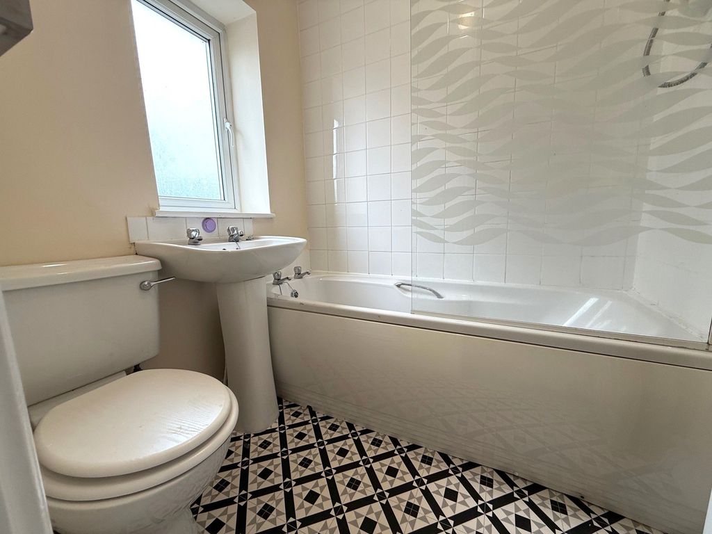 Additional image 8 of 2 bed flat for saleFront Street, Framwellgate Moor, Durham DH1