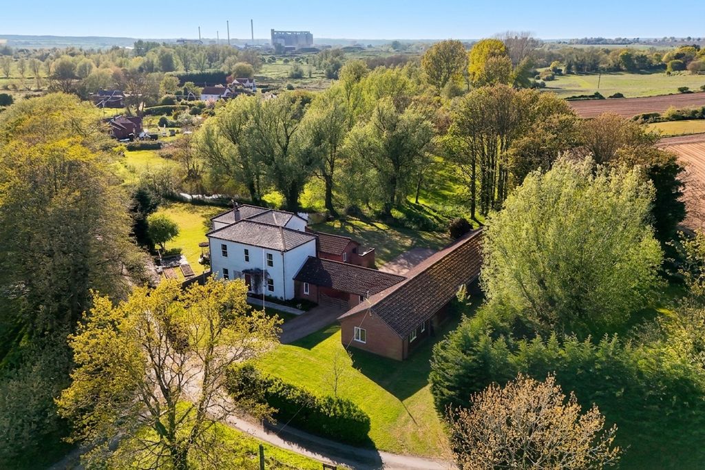 Property photo 1 of 43