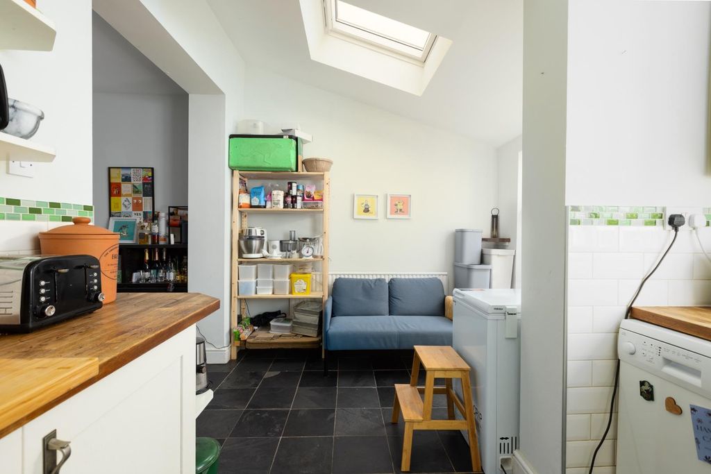 Property photo 3 of 18 47 Merrywood-17.Jpg