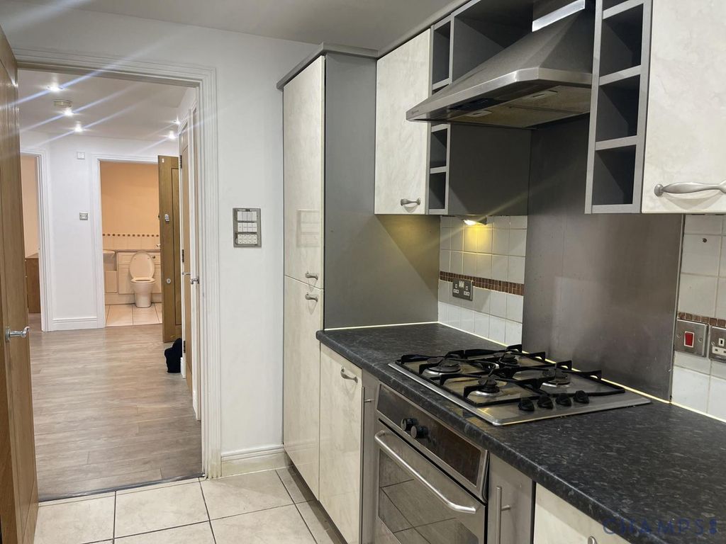 Property photo 3 of 11 Gallery