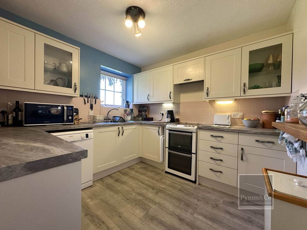 Property photo 3 of 25