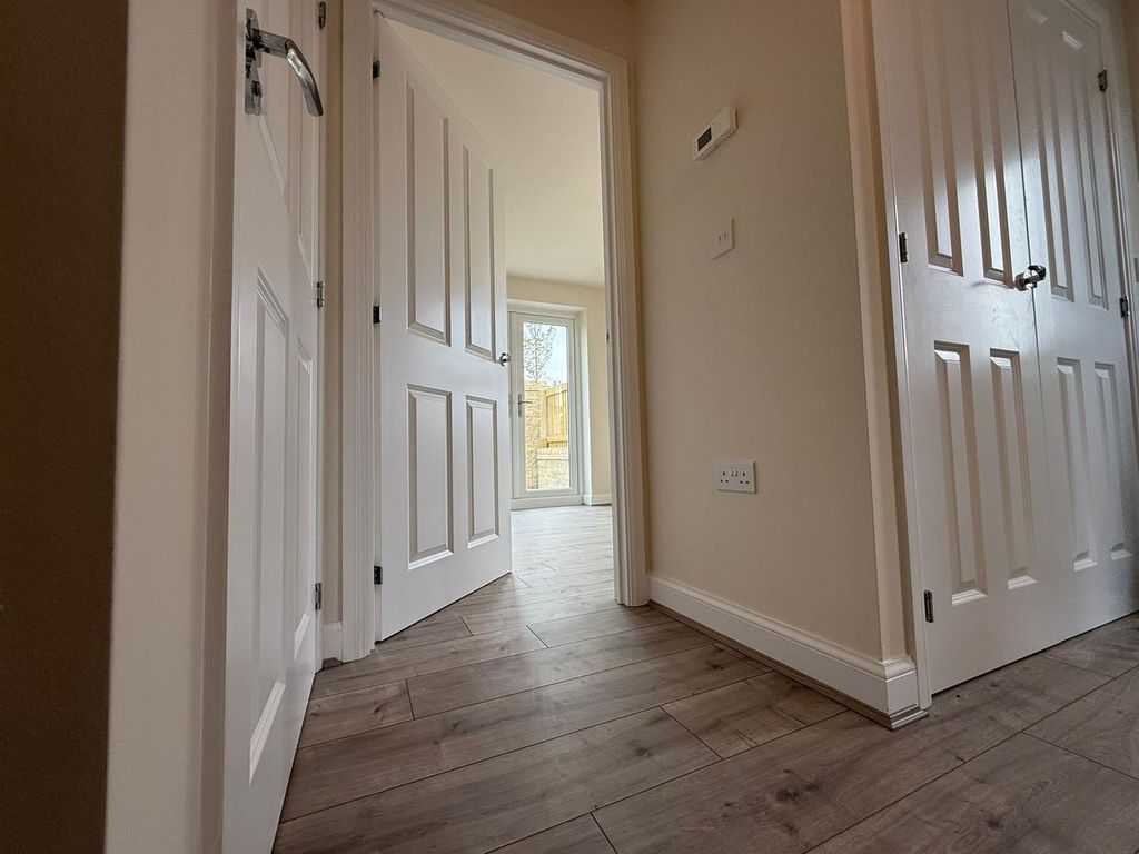 Property photo 3 of 74 2Bba263F-A60A-4E46-93c2-6698F538E441.Jpg