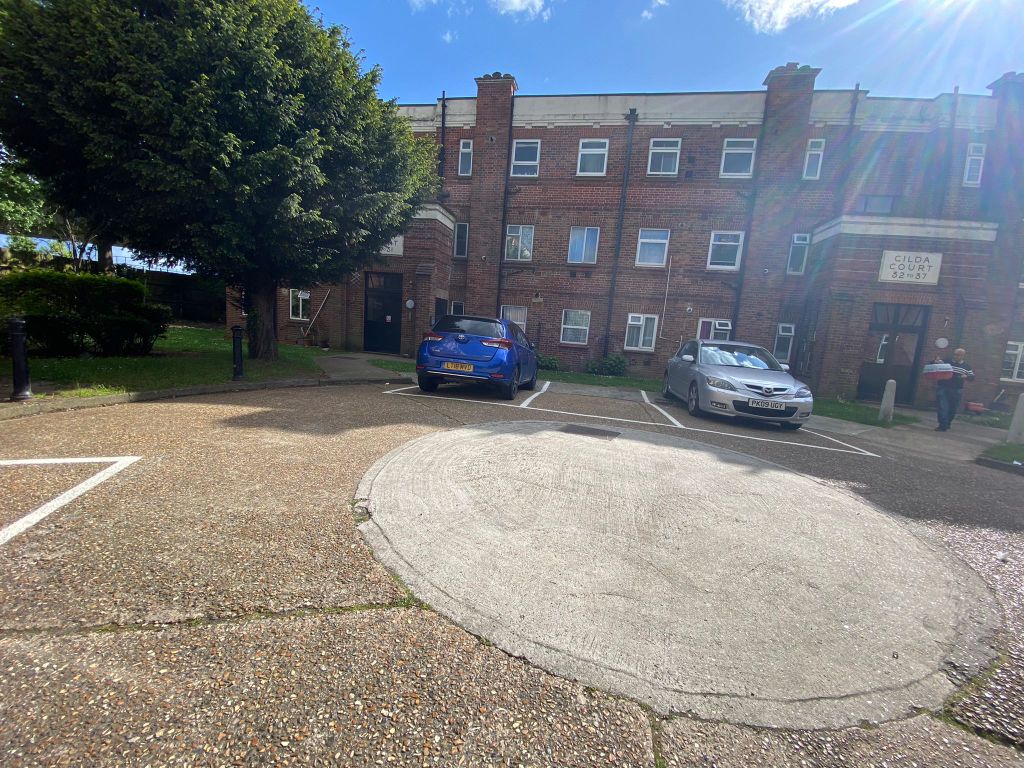 Property photo 2 of 25