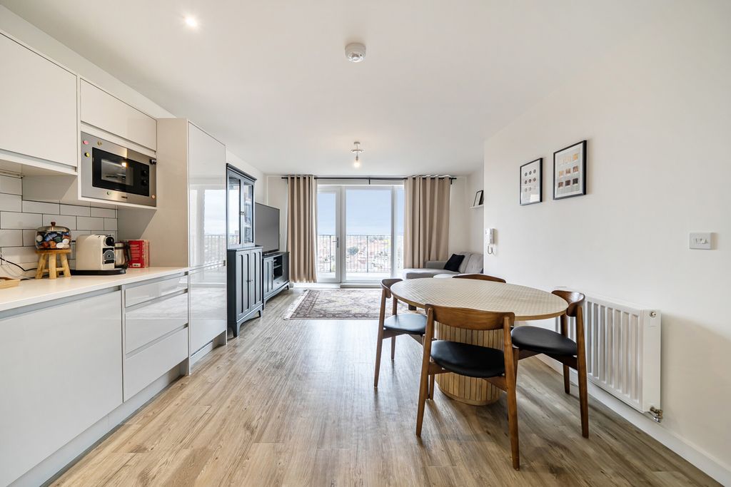 Property photo 2 of 20 1439114-9-69Cfb3A...