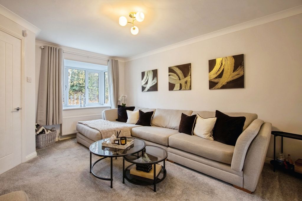 Property photo 2 of 17 Photo