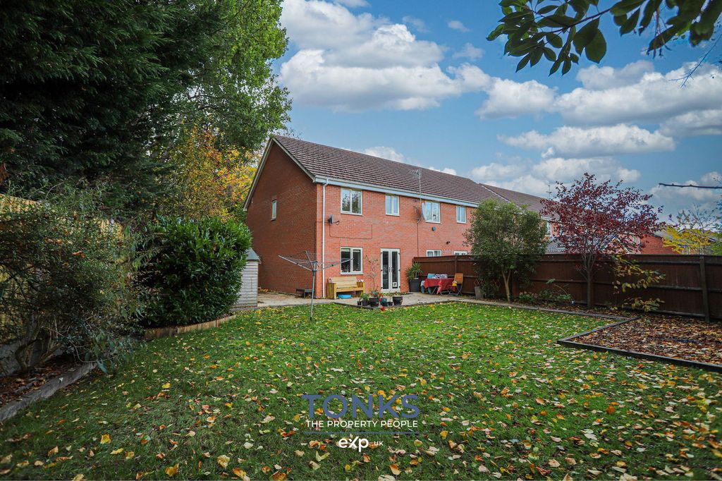 Property photo 2 of 25