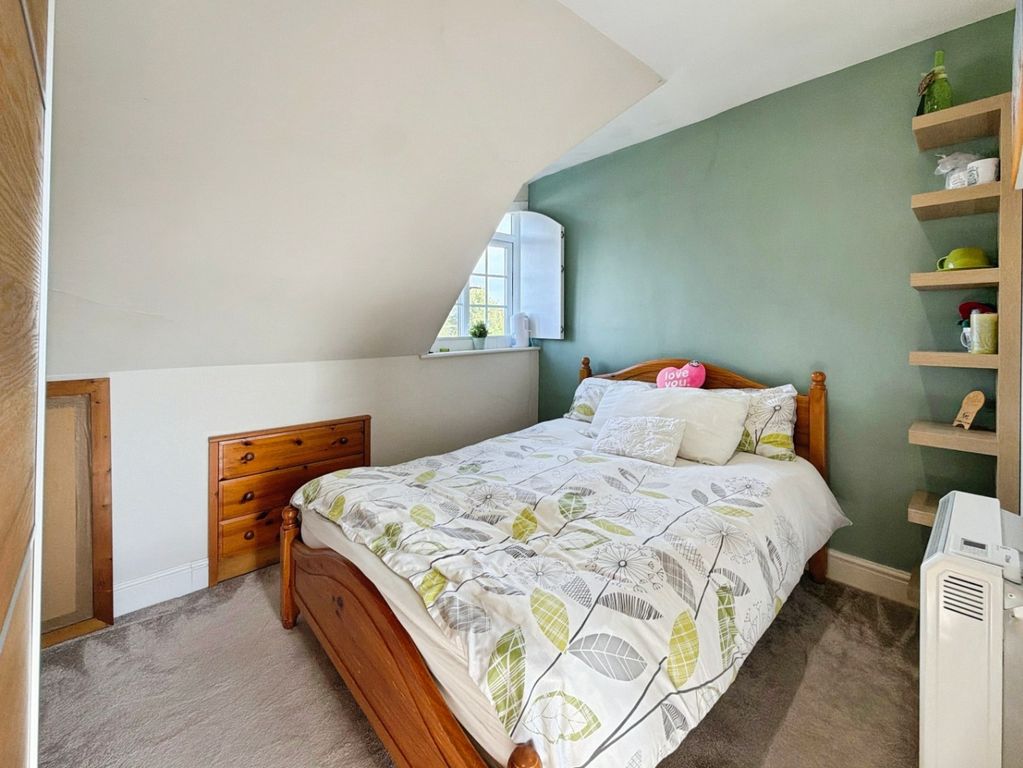 Property photo 2 of 8 5174124