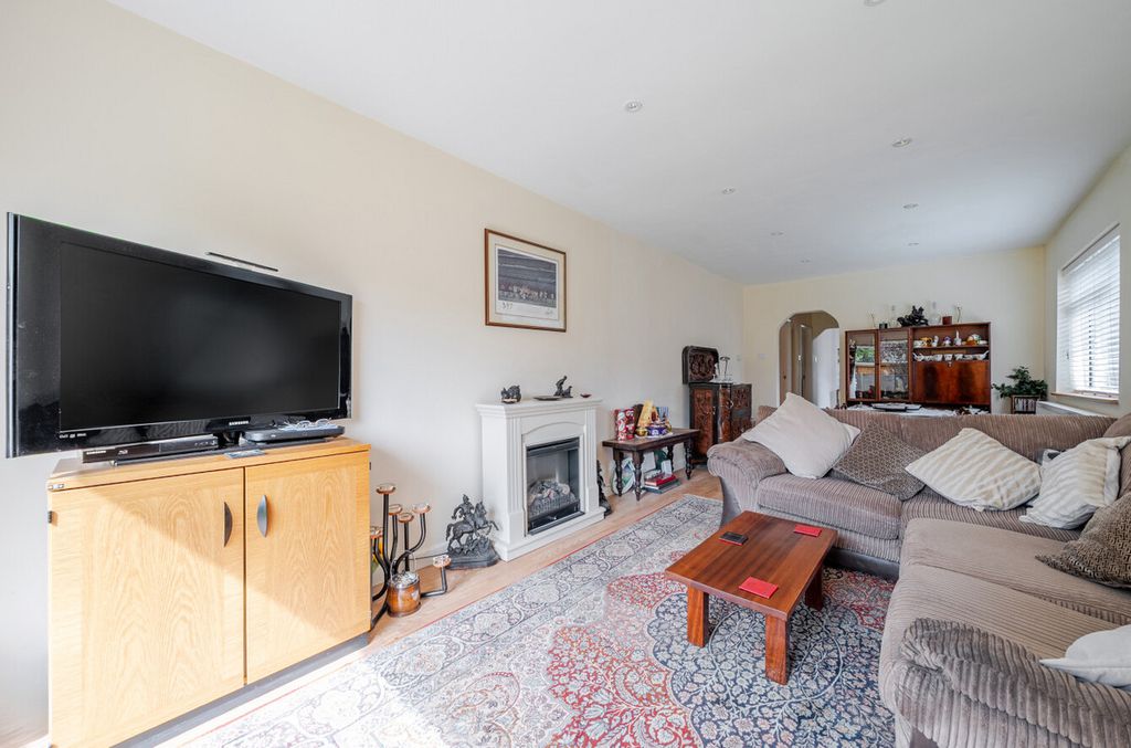 Property photo 2 of 14