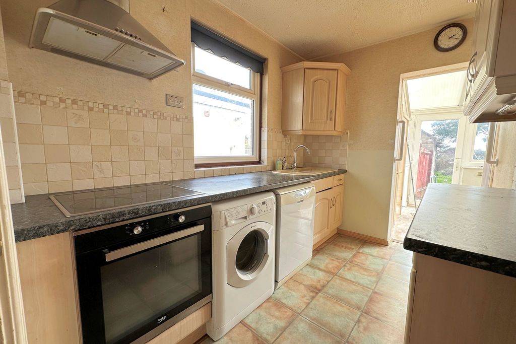 Property photo 2 of 18 Kitchen