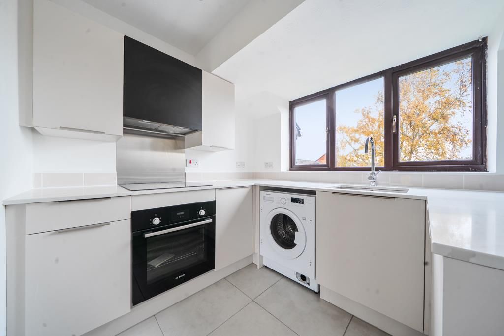 Property photo 3 of 21 Kitchen