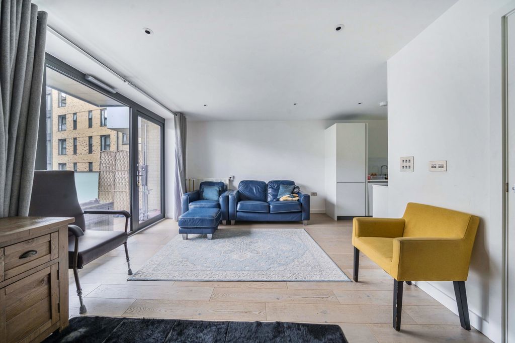 Property photo 3 of 13 1340544-4-68A32Bb...