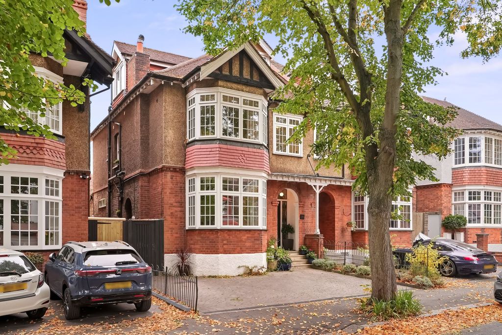 Property photo 1 of 21