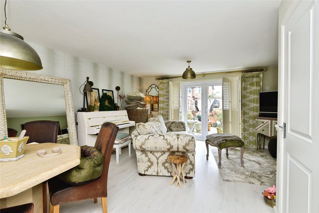 Property photo 3 of 27 Picture No. 02