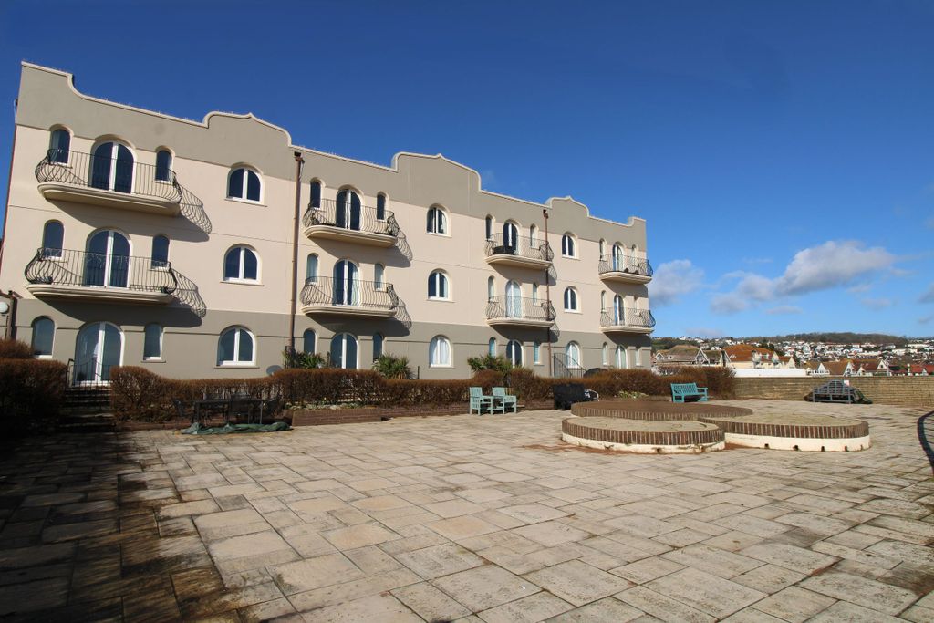 Property photo 2 of 25