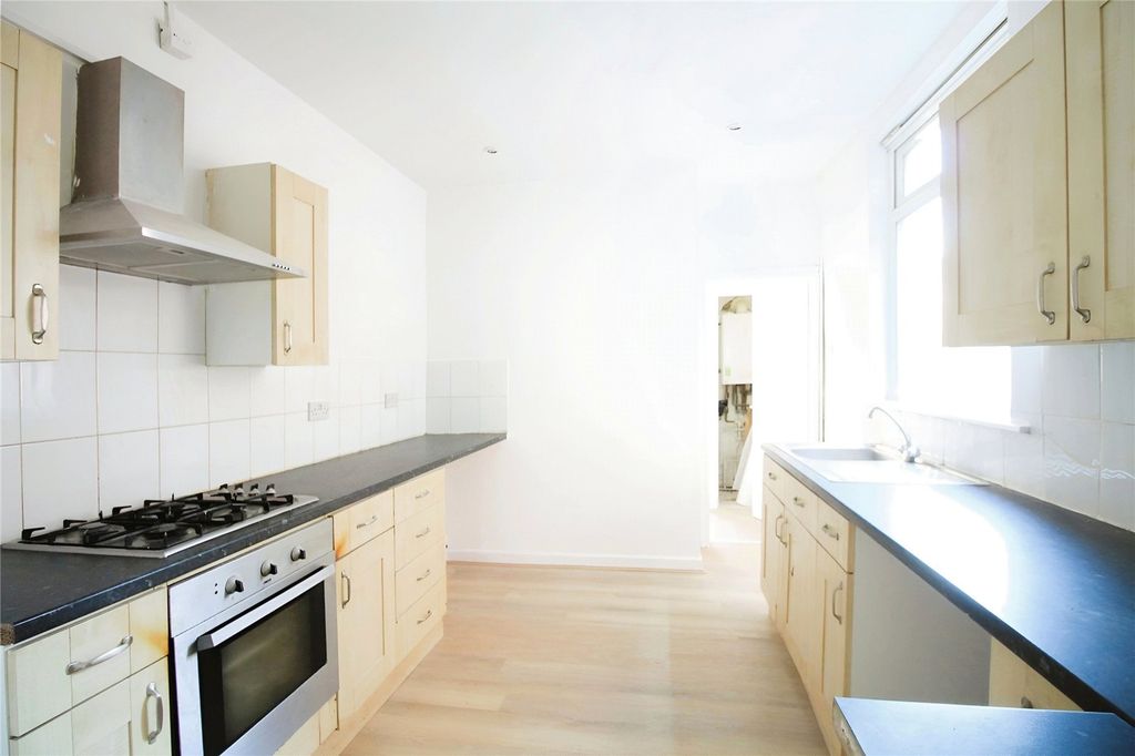 Property photo 2 of 7 Picture No. 62