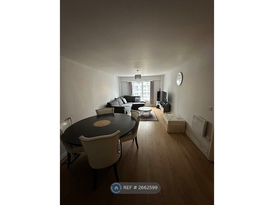 Property photo 2 of 14 Living Room/Dining Area