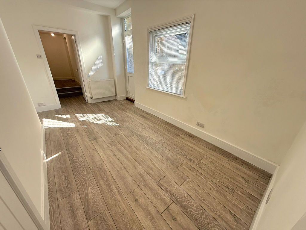 Property photo 2 of 10 Living Room