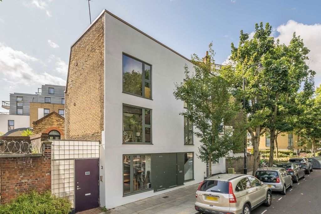Property photo 1 of 7