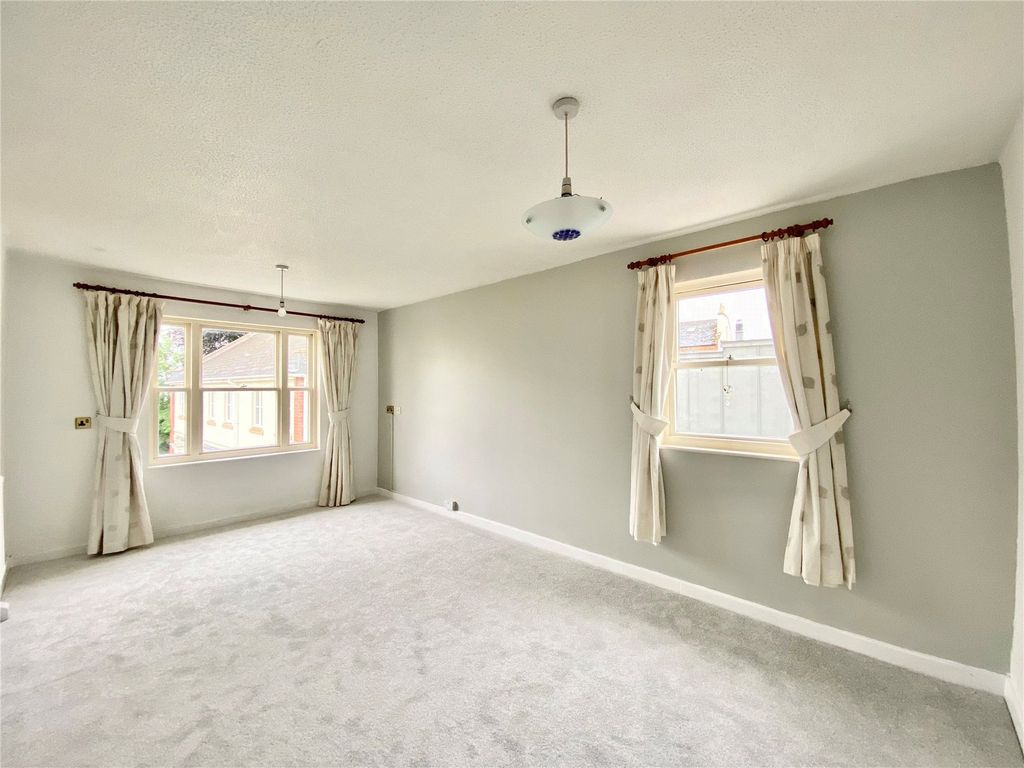 Property photo 2 of 12 Picture No. 04